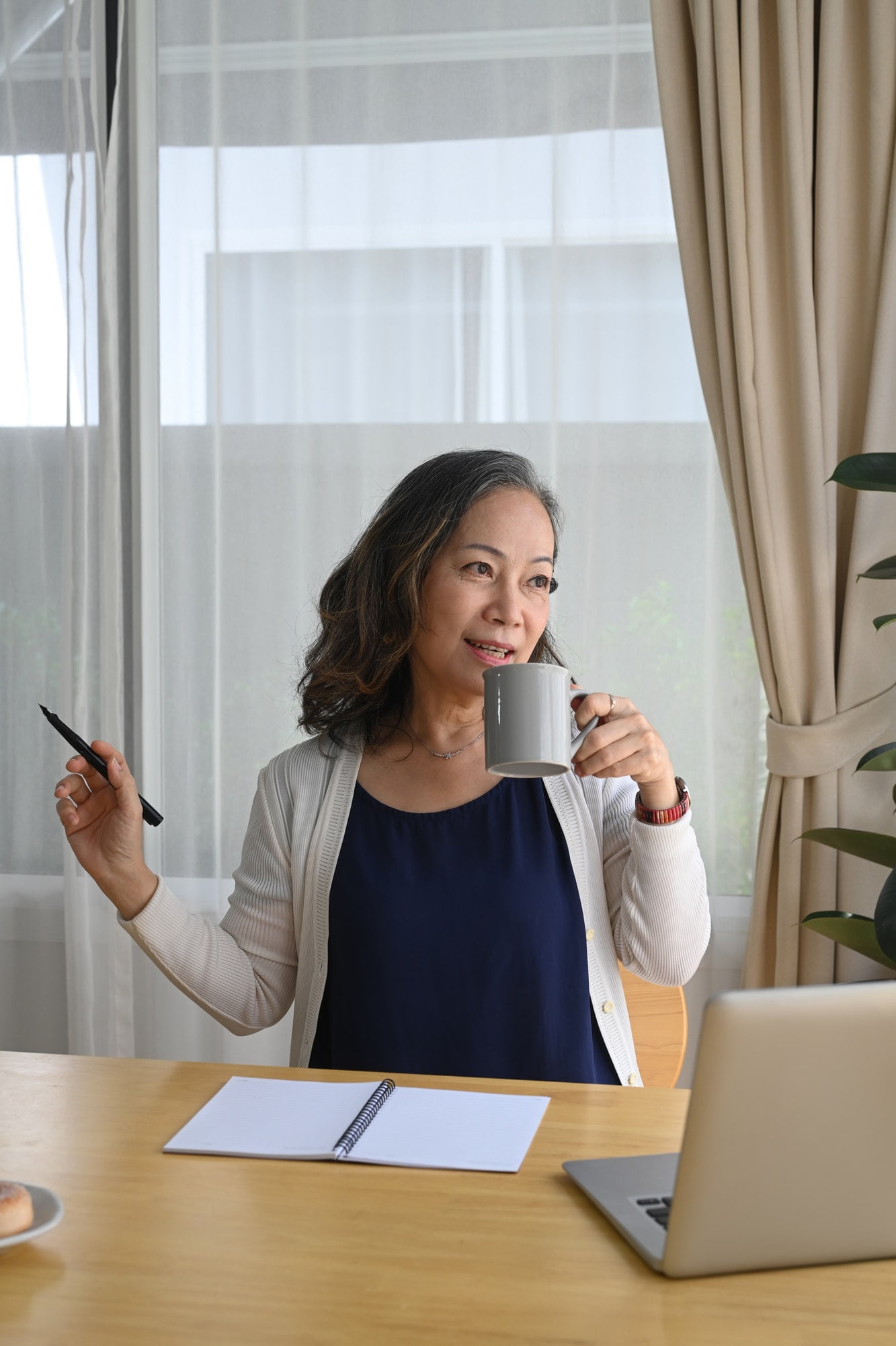 Travailler en intérim à la retraite : quelles conditions et avantages ? 1 Retirement, technology concept.